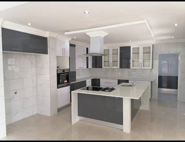 6 BEDROOM HOUSE FOR SALE IN SAVANNAH COUNTRY ESTATE